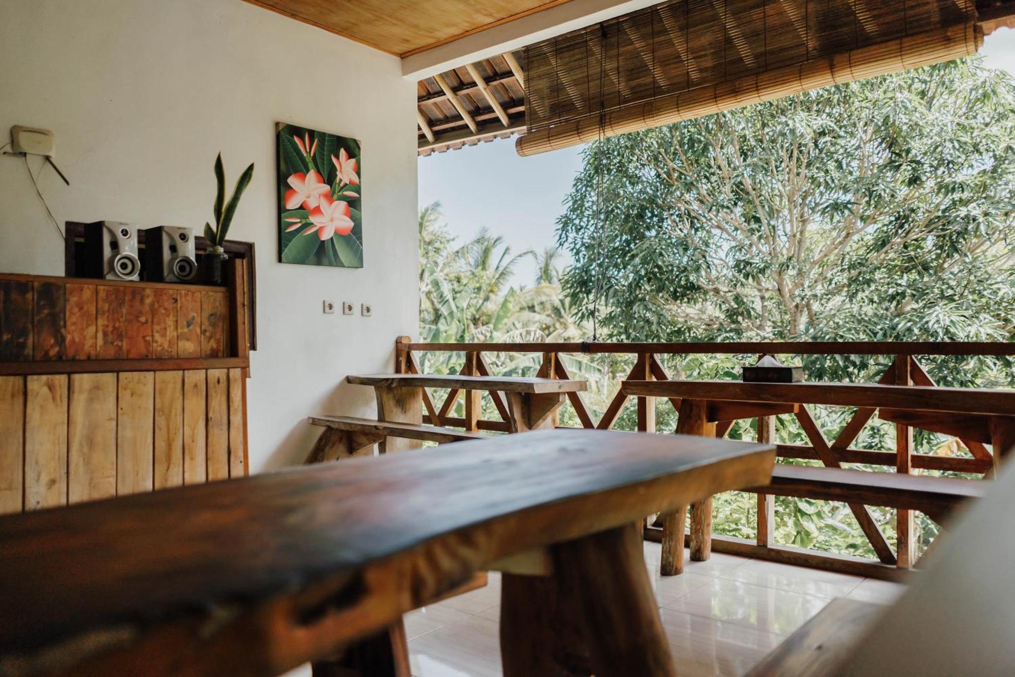 Temeling Jungle Inn Batumadeg Exterior photo